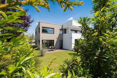 Villa zum Kauf 2.680.000 € 6 Zimmer 261 m² 702 m² Grundstück Kalbach-Riedberg Frankfurt 60438