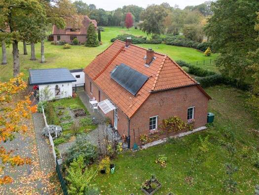 Einfamilienhaus zum Kauf 319.000 € 5 Zimmer 177,1 m² 809 m² Grundstück frei ab 01.02.2026 Dorfstraße 8 Wehrbleck 27259