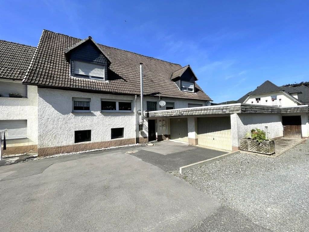 Mehrfamilienhaus zum Kauf als Kapitalanlage geeignet 182.000 € 399 m²<br/>Wohnfläche 560 m²<br/>Grundstück Endorf Sundern 59846