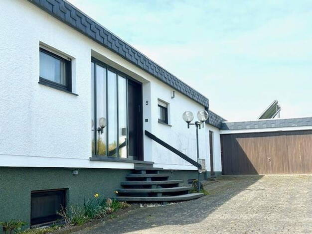 Einfamilienhaus zum Kauf provisionsfrei 450.000 € 11 Zimmer 269 m² 770 m² Grundstück Selters 56242