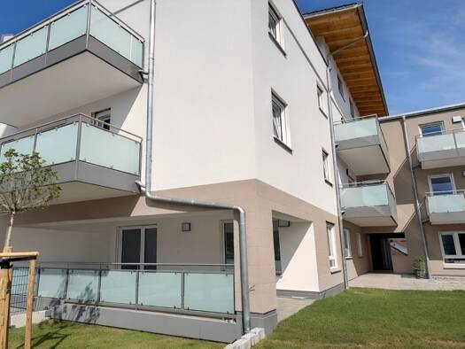 Wohnung zur Miete - Erstbezug 620 € 2 Zimmer 48,6 m² 2. Geschoss frei ab sofort Straubinger Straße 22 Ascha Ascha 94347