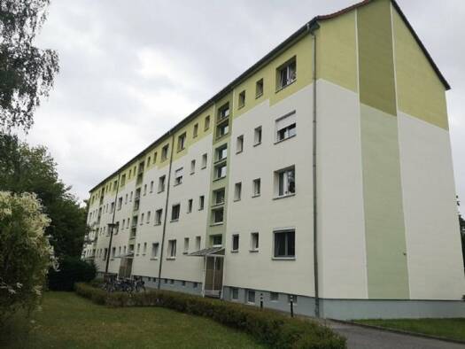 Wohnung zur Miete 650 € 6 Zimmer 108 m² 3. Geschoss frei ab sofort John- Schehr- Straße 53 3.OG Lauta 02991