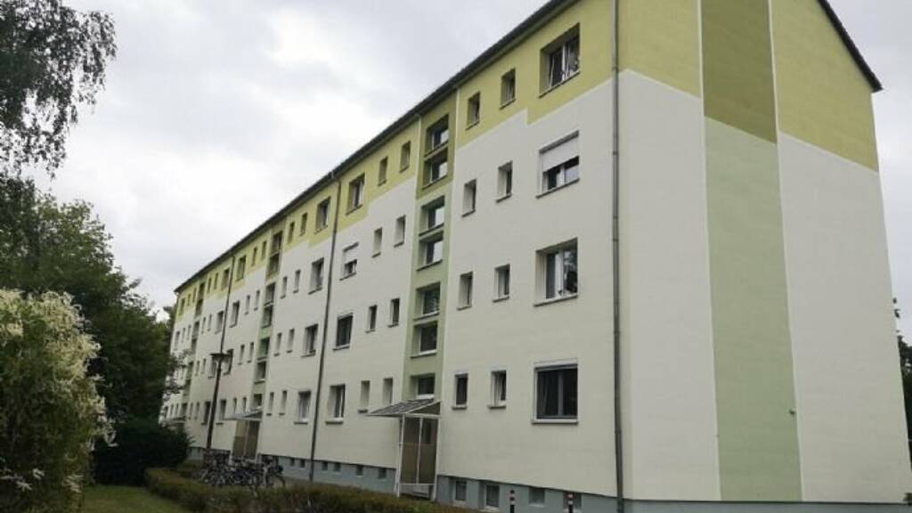 Wohnung zur Miete 650 € 6 Zimmer 108 m² 3. Geschoss frei ab sofort John- Schehr- Straße 53 3.OG Lauta 02991