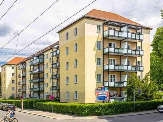 Wohnung zur Miete 425 € 2 Zimmer 51,4 m² 3. Geschoss frei ab 04.03.2026 Münchner Str. 37 Südvorstadt-West Dresden 01187