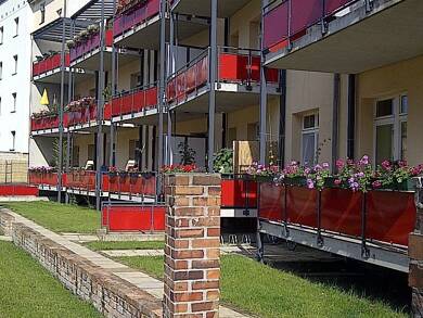 Wohnung zur Miete 560 € 2 Zimmer 56 m² 2. Geschoss frei ab 01.10.2025 Brandenburg an der Havel - Großer, grüner Innenhof 14776