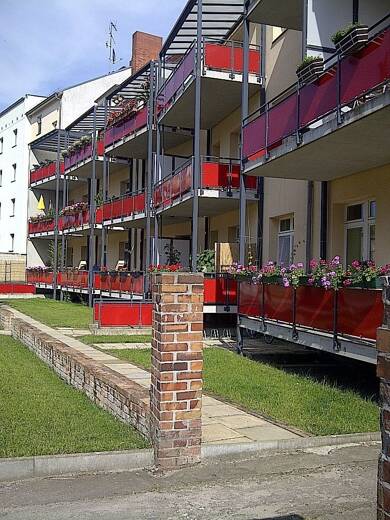 Wohnung zur Miete 560 € 2 Zimmer 56 m² 2. Geschoss frei ab 01.10.2025 Neustadt Brandenburg an der Havel - Großer, grüner Innenhof 14776
