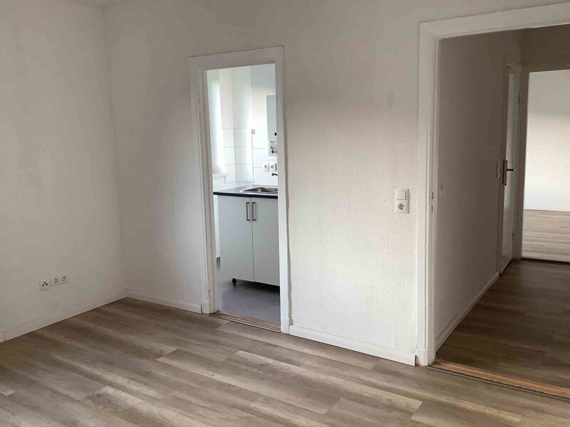 Wohnung zur Miete 347 € 2 Zimmer 38,6 m²<br/>Wohnfläche 1.<br/>Geschoss 27.01.2025<br/>Verfügbarkeit Kieler Str. 13 Gaarden - Ost Bezirk 2 Kiel 24143