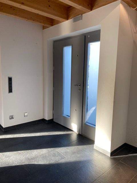 Immobilie in Weimar (Lahn) - Modernes Einfamilienhaus mit schöner Ausstattung zu verkaufen - Bild 1