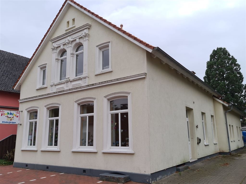 Haus zum Kauf 385.000 € 8 Zimmer 48 m²<br/>Wohnfläche 727 m²<br/>Grundstück Varel Varel , Jadebusen 26316