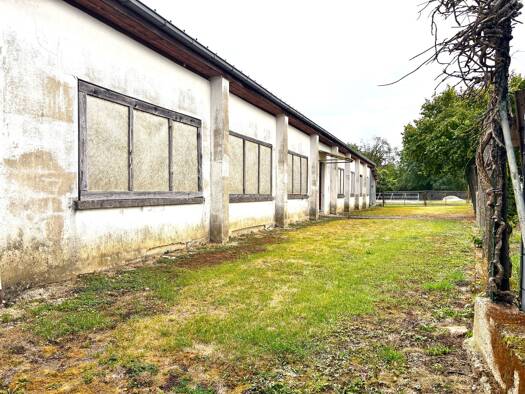 Lagerhalle zur Miete 2.000 € 390 m² Lagerfläche Steinmauern 76479