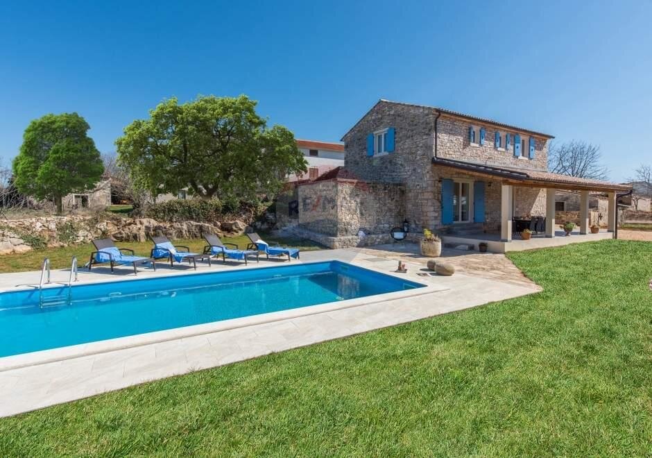 Villa zum Kauf 900.000 € 7 Zimmer 370 m²<br/>Wohnfläche 9.000 m²<br/>Grundstück Porec 52440