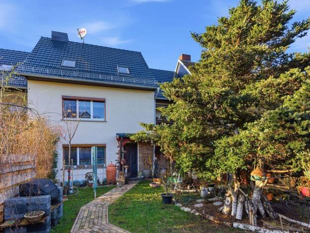 Reihenmittelhaus zum Kauf 329.000 € 6 Zimmer 150 m² 347 m² Grundstück Skäßchen Großenhain 01561