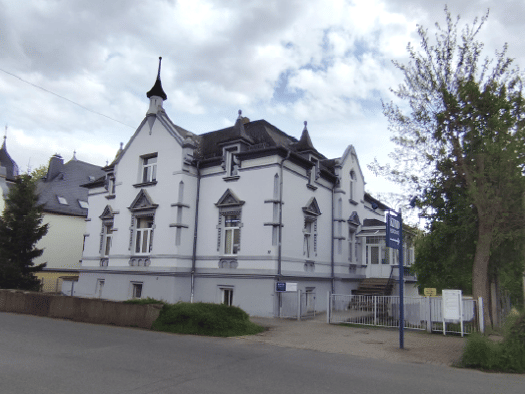 Wohnung zur Miete 550 € 3 Zimmer 88 m² Geschoss 1/2 frei ab sofort Neustädter Straße 17 Weida Weida 07570