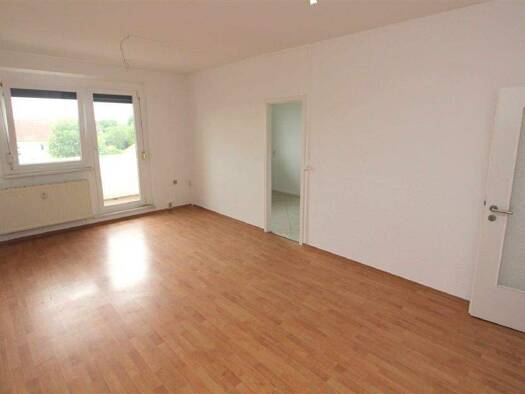 Wohnung zum Kauf 56.000 € 2 Zimmer 56 m² 2. Geschoss Langenbogen Teutschenthal 06179