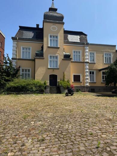 Haus zur Miete 2.000 € 8 Zimmer 270 m² frei ab 01.08.2025 Horn-Millinghausen Erwitte 59597