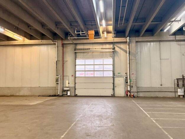 Lagerhalle zur Miete 6,50 € 2.400 m² Lagerfläche teilbar ab 1.375 m² Großheppach Weinstadt 71384