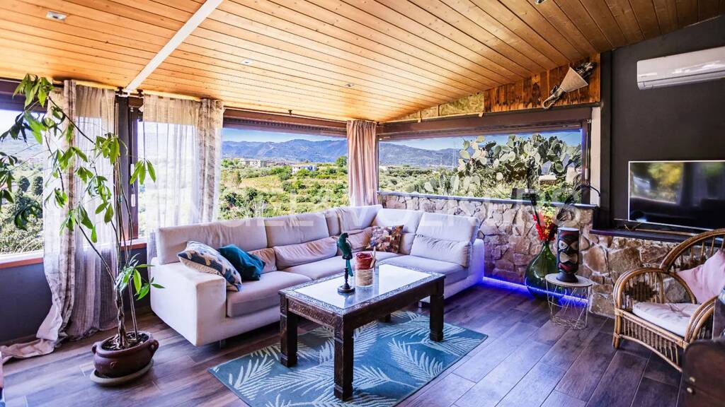 Haus zum Kauf 245.000 € 5 Zimmer 146 m² 560 m² Grundstück Via Nuova Messina 129 Furnari 98054