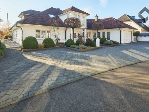 Villa zum Kauf provisionsfrei 950.000 € 5 Zimmer 418,4 m² 2.928 m² Grundstück Grevenbrück Lennestadt 57368