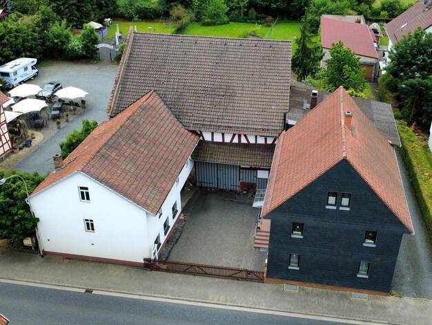 Bauernhaus zum Kauf provisionsfrei 440.000 € 10 Zimmer 280 m² 2.700 m² Grundstück Kirtorf Kirtorf 36320