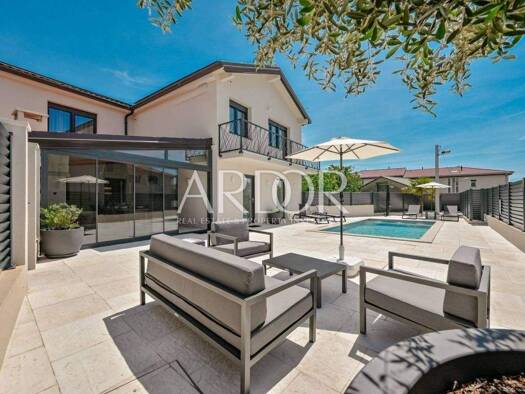 Haus zur Miete 3.000 € 5 Zimmer 150 m² Zamet, Rijeka Zamet