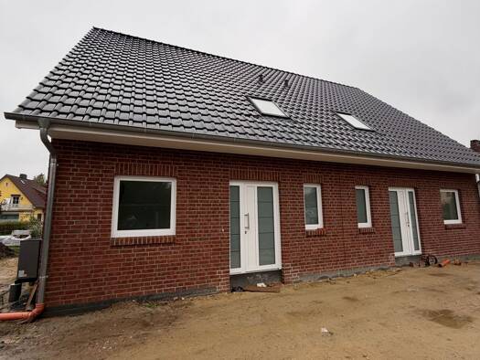 Doppelhaushälfte zur Miete 1.400 € 4 Zimmer 130 m² 300 m² Grundstück frei ab 01.12.2026 Meisenweg Hambergen Hambergen 27729
