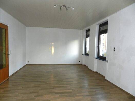 Wohnung zur Miete 450 € 2 Zimmer 80 m² EG frei ab sofort Engers Neuwied 56566