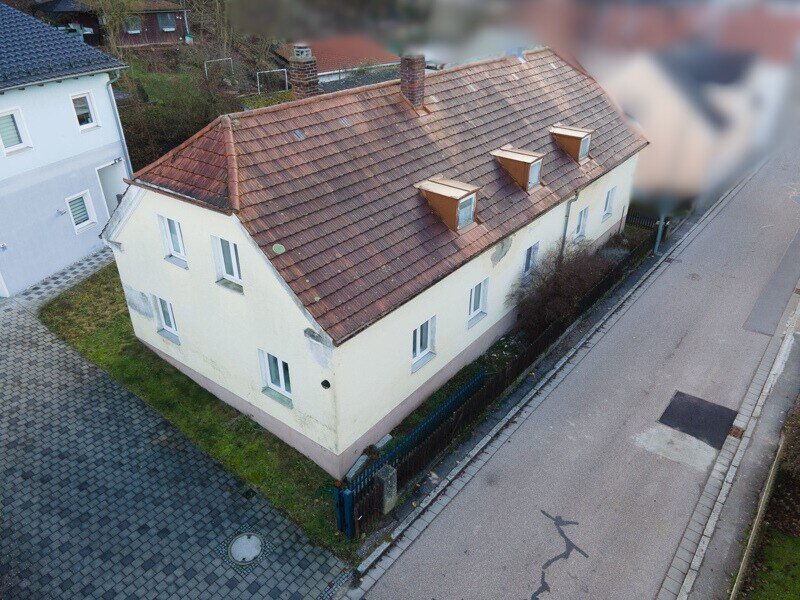 Einfamilienhaus zum Kauf 299.000 € 11,5 Zimmer 236 m²<br/>Wohnfläche 460 m²<br/>Grundstück Donaustauf Donaustauf 93093