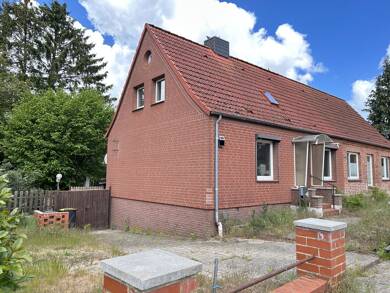 Doppelhaushälfte zum Kauf 159.000 € 4 Zimmer 90 m² 812 m² Grundstück frei ab sofort Grevesmühlen Grevesmühlen 23936
