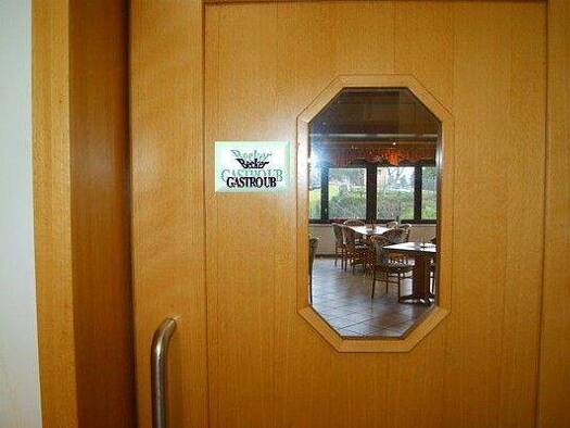 Hotel zur Miete 3.200 € 9 Zimmer 20 Betten 80 m² Gastrofläche 1.250 m² Grundstück Vulkaneifel 54597