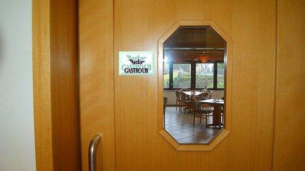 Hotel zur Miete 3.200 € 9 Zimmer 20 Betten 80 m² Gastrofläche 1.250 m² Grundstück Vulkaneifel 54597