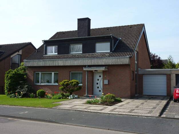 Einfamilienhaus zur Miete 2.300 € 6 Zimmer 151,9 m² 561 m² Grundstück frei ab 01.03.2026 Kapellen Grevenbroich 41516