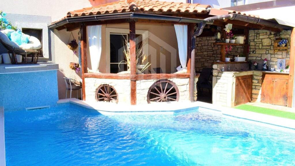 Haus zum Kauf 270.000 € 4 Zimmer 100 m² 150 m² Grundstück Sisan