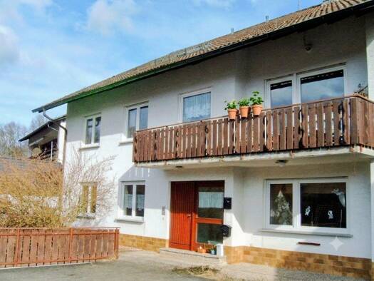 Mehrfamilienhaus zum Kauf provisionsfrei 420.000 € 10 Zimmer 329 m² 648 m² Grundstück Oberer Hirtenrain 14 Erlach Neustadt a.Main 97845