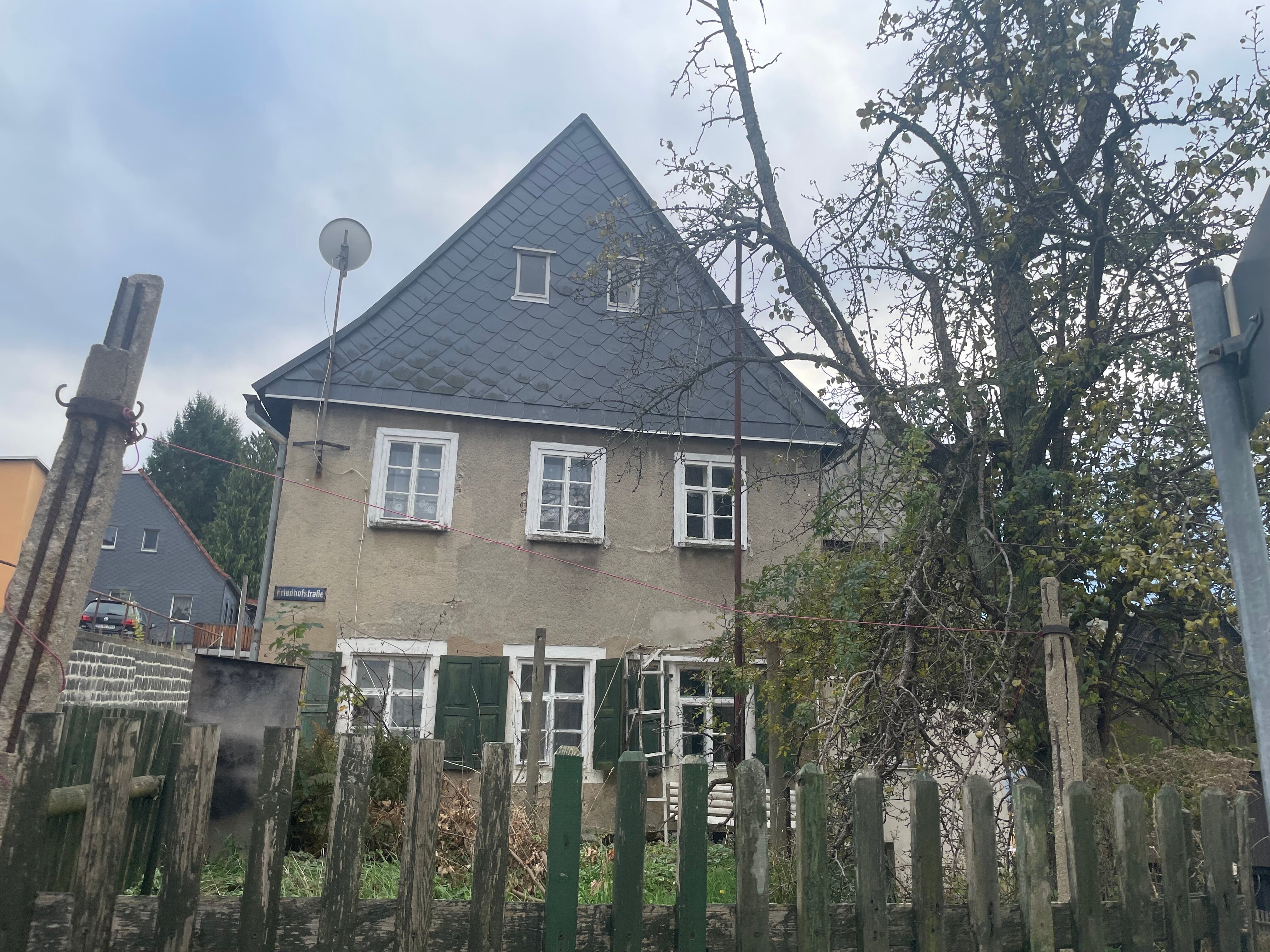 Einfamilienhaus zum Kauf 28.000 € 10 Zimmer 140 m²<br/>Wohnfläche 190 m²<br/>Grundstück Friedhofstraße 14 Sebnitz Sebnitz 01855