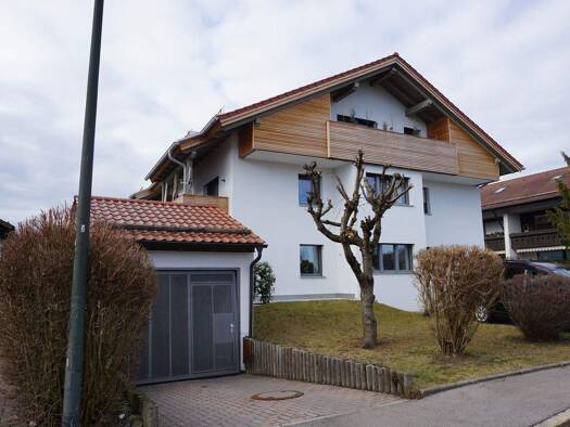 Wohnung zur Miete 740 € 56,9 m² 2. Geschoss frei ab 01.05.2026 Starenweg 10 Raubling 83064