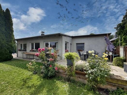 Einfamilienhaus zum Kauf 169.000 € 7 Zimmer 280 m² 1.350 m² Grundstück Ohrsleben Hötensleben 39393