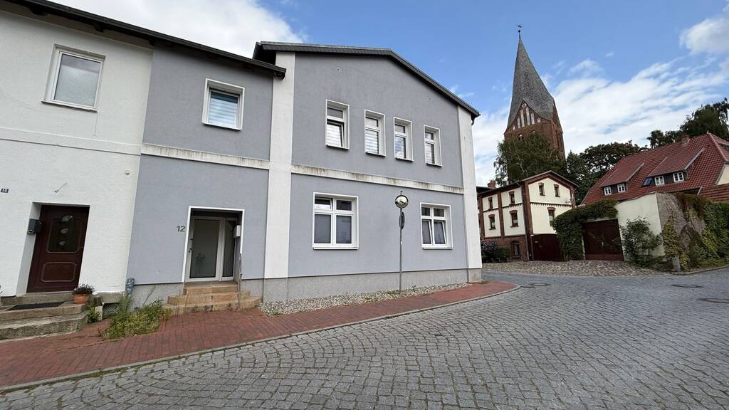 Mehrfamilienhaus zum Kauf 350.000 € 8 Zimmer 220 m² 696 m² Grundstück Neubukow 18233