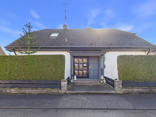 Einfamilienhaus zum Kauf 585.000 € 5 Zimmer 176,3 m² 450 m² Grundstück Hilgen Burscheid / Ösinghausen 51399