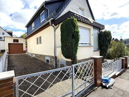 Einfamilienhaus zum Kauf provisionsfrei 175.000 € 5 Zimmer 112 m² 365 m² Grundstück frei ab 01.12.2026 Sinn Sinn 35764