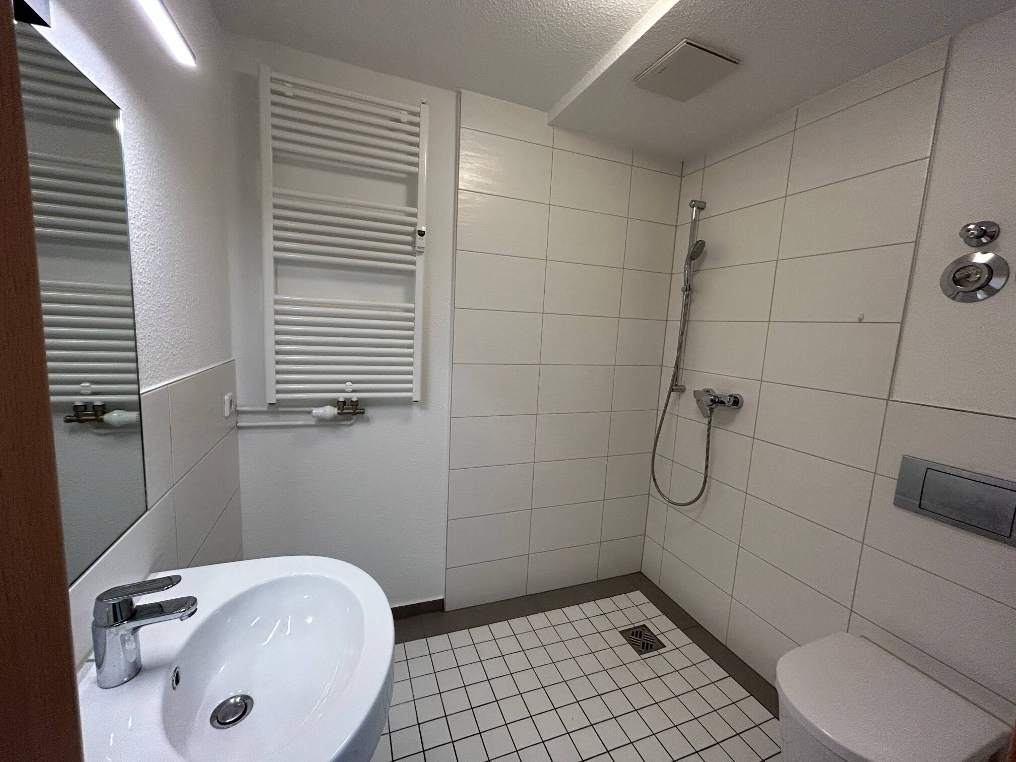 Modernes, möbliertes Apartment mit Balkon – Heinrich-Schütz-Straße 18, 9130 Chemnitz – Vorschaubild 8