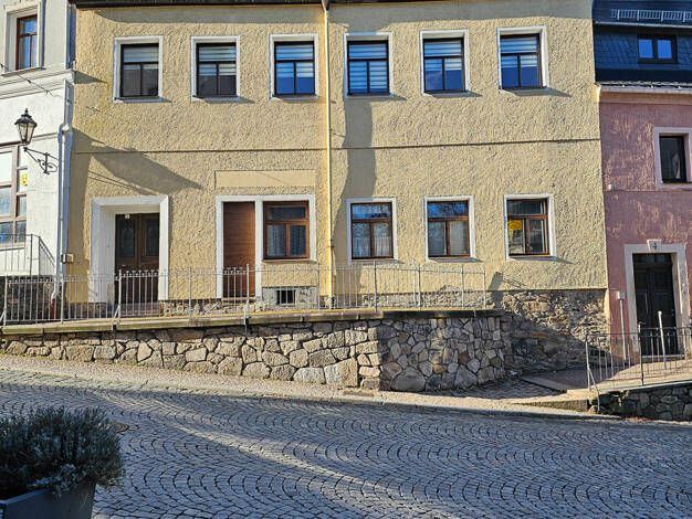 Reihenmittelhaus zum Kauf 39.000 € 10 Zimmer 269 m² 380 m² Grundstück Schwarzenberg Schwarzenberg/Erzgeb. 08340