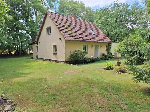 Einfamilienhaus zum Kauf 250.000 € 4 Zimmer 129,3 m² 3.211 m² Grundstück Radlow Züssow 17495