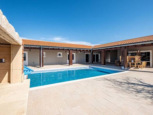 Villa zum Kauf 640.000 € 250 m² 1.500 m² Grundstück Svetvinčenat