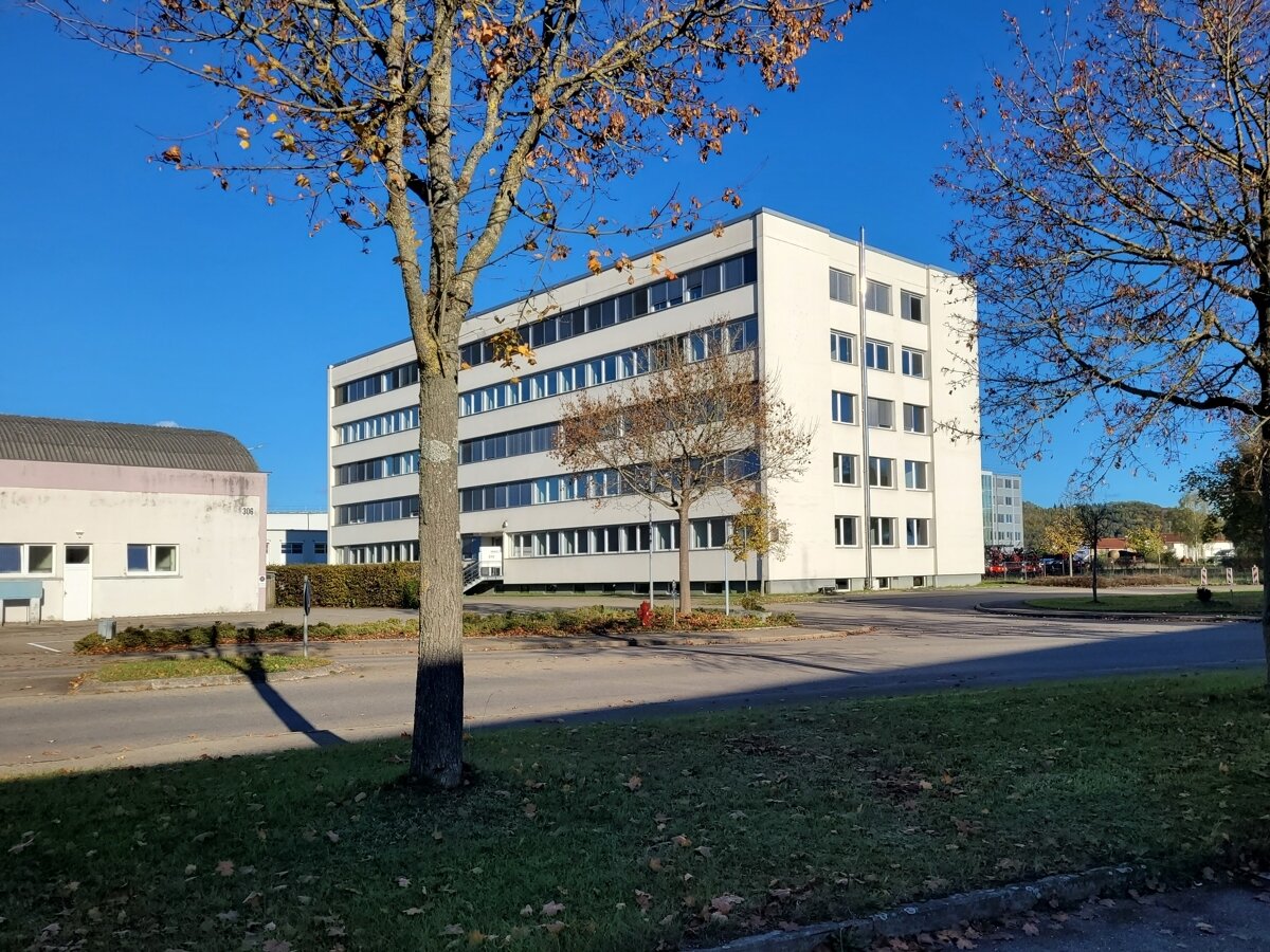 Bürogebäude zur Miete provisionsfrei 24.500 € 5.000 m²<br/>Bürofläche ab 500 m²<br/>Teilbarkeit Gottmadingen Gottmadingen 78244