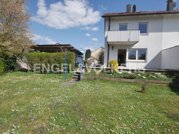 Doppelhaushälfte zum Kauf 249.000 € 6 Zimmer 110 m² 368 m² Grundstück Waigolshausen Waigolshausen 97534