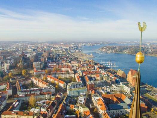 Wohnung zur Miete 775 € 3 Zimmer 91 m² 3. Geschoss frei ab sofort Stadtmitte Rostock 18055