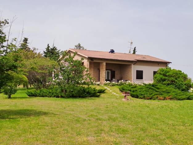 Haus zum Kauf 375.000 € 260 m² 30.000 m² Grundstück Fossombrone 61034