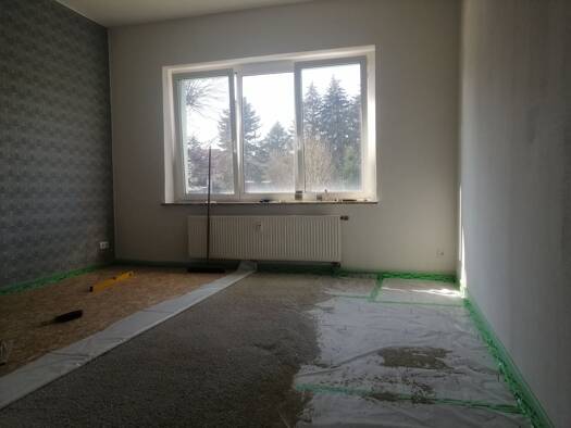 Wohnung zur Miete 400 € 4 Zimmer 88 m² Geschoss 1/3 frei ab sofort Frankenhausen Crimmitschau 08451