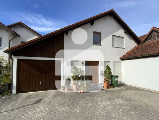 Reihenmittelhaus zum Kauf 295.000 € 4 Zimmer 130 m² 352 m² Grundstück Pfreimd Pfreimd 92536