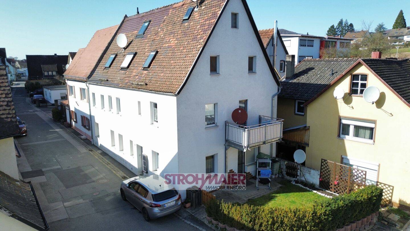 Immobilie in Hersbruck - Gepflegte Kapitalanlage! Modernisiertes 3-Parteienhaus in fußläufiger Nähe zum Bahnhof rechts der Pegnitz - Bild 0